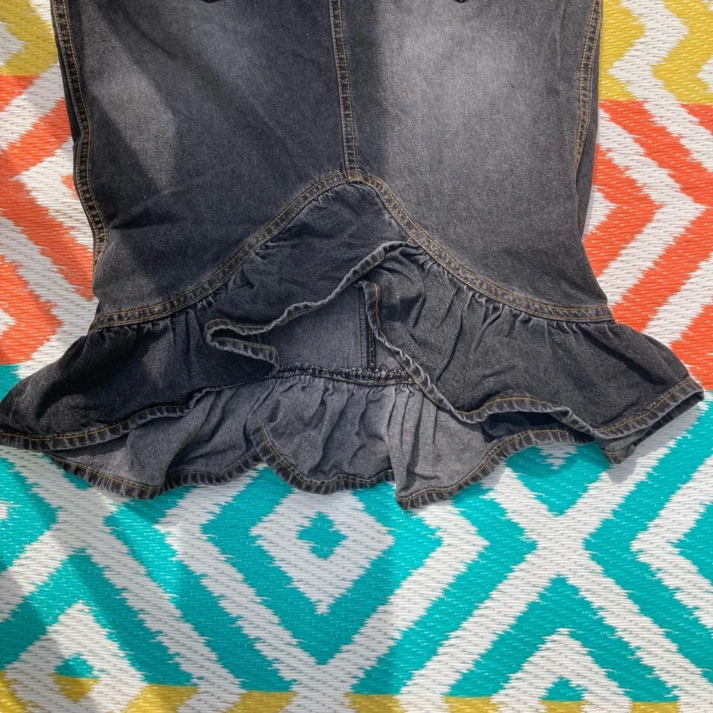 Black Skirt - Picture 7 of 9